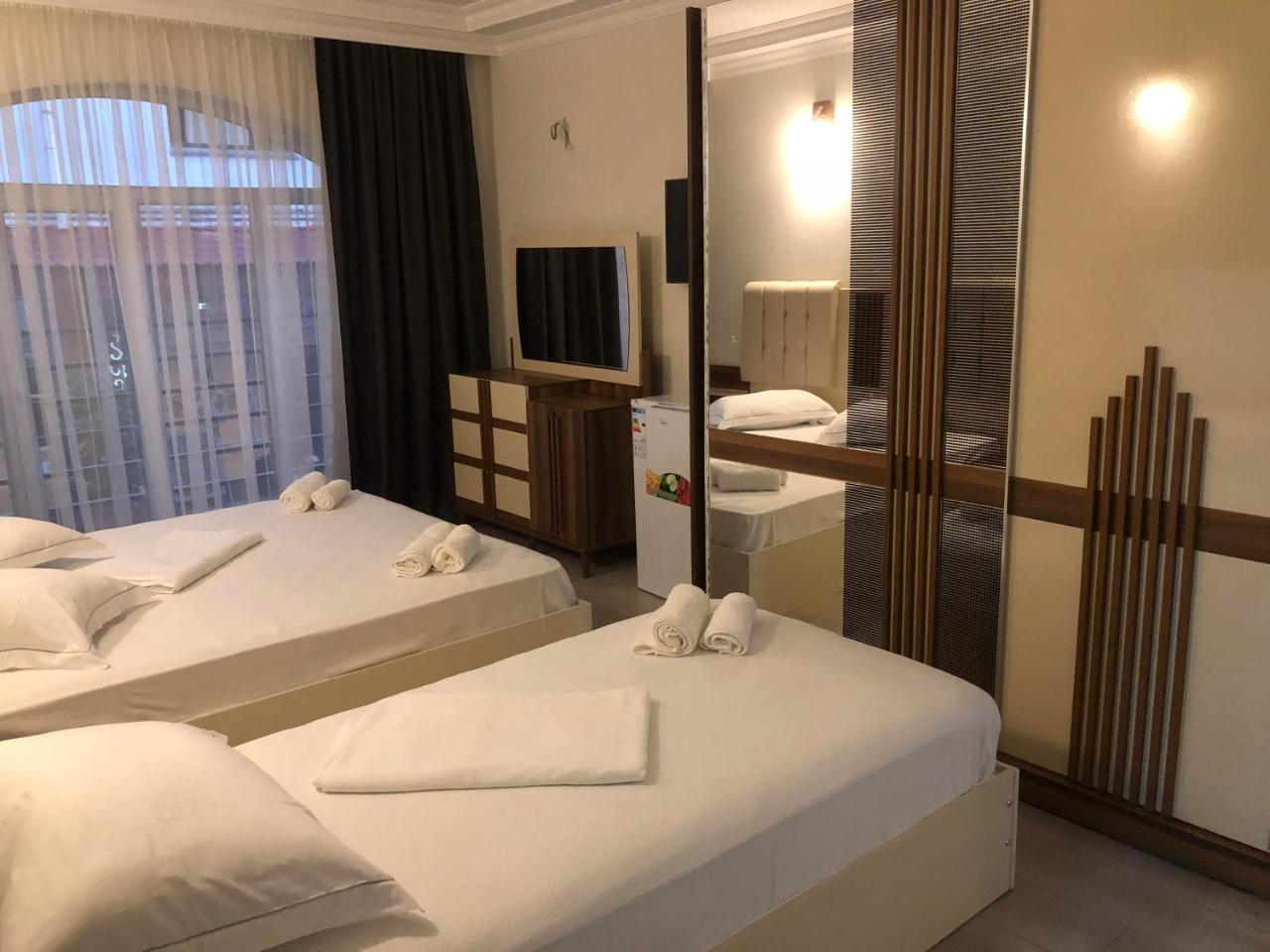 Aristocrat Hotel 4*