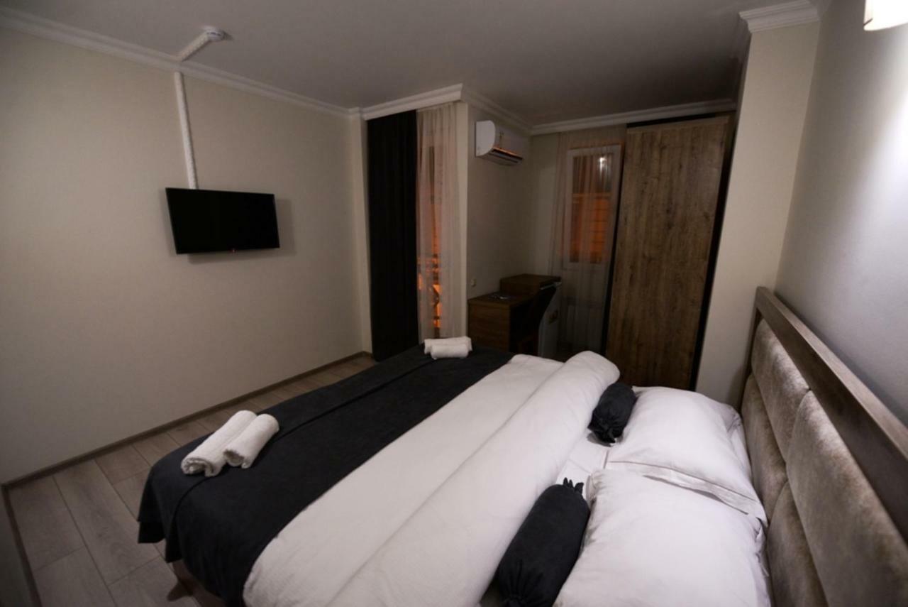 Aristocrat 4*